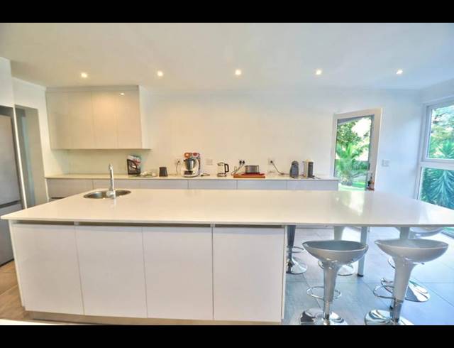 5 BEDROOM PROPERTY TO RENT IN BRYANSTON